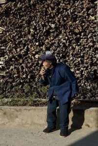 ​终身未婚的老人，该如何养老？