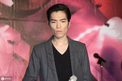 ​萧敬腾钟楚曦撞脸，真的“傻傻分不清”两人