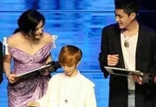 终于知道为什么郭敬明至今没有女朋友了！9张照片说明一切