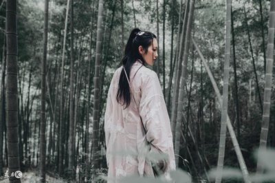 ​小说：欢喜佛：其实贫僧是战斗佛，踩着敌人使我开心！