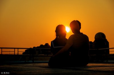 ​小说：冷情帝少在她手腕上盖上印章，宣告主权，她翻个白眼：幼稚