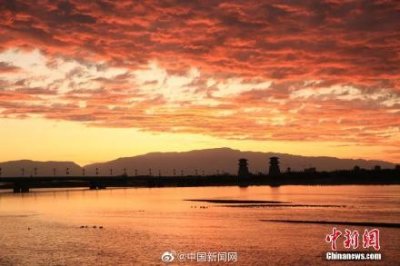 ​世界越是浮躁，我们的内心越该淡定，只有内心的平静才能抵御外界的干扰