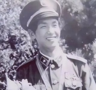 ​“枪神”悍匪田明建，一人激战6000军警，单手换弹夹沿用至今