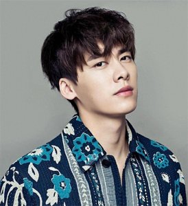 ​李易峰及其工作室的社交账号被封，此前因涉嫌嫖娼被拘