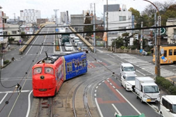 卡哇伊！日本冈山“恰恰特快车”系列卡通主题电车正式投运