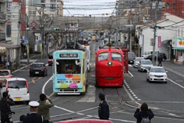 卡哇伊！日本冈山“恰恰特快车”系列卡通主题电车正式投运