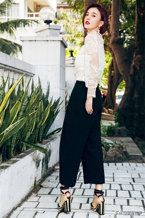 吕佳容,更撩人的是红唇