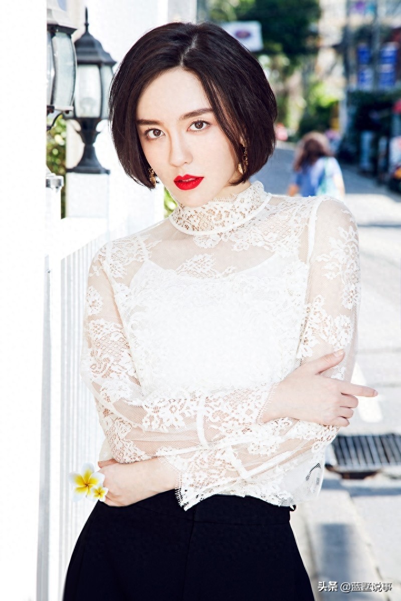 吕佳容,更撩人的是红唇