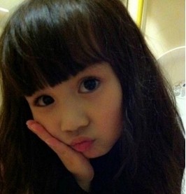 Q版胡一菲的化身吴聊聊来了,小丫头呆萌可爱至极~~