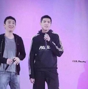 ​王思聪身高曝光，不比吴亦凡矮；网友：不仅有钱长的还高