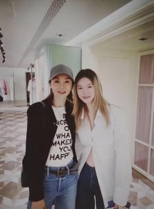 ​四大影后张曼玉：如今57岁身材暴瘦穿地摊货，她过的究竟怎么样？