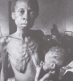 非洲贫困地区饱受摧残的孩子们,有时牛粪也能成为他们的食物