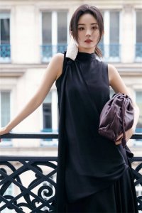 ​杨幂代言遍地开花 商业价值一骑绝尘