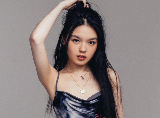 李咏主持人女儿为啥叫法图麦 李咏女儿法图麦近照被曝光(9)