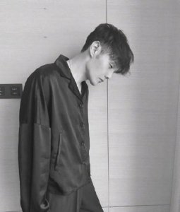 ​李荣浩坐轮椅回怼粉丝（李荣浩粉丝怼爱豆名场面）