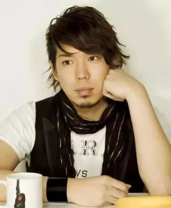 ​两个日本歌手，撑起了华语乐坛二十年