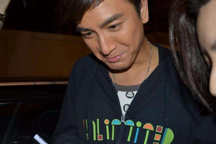 许志安黄心颖车内激吻,俩人疑似秘交两年,郑秀文:但求活得有脑