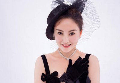 ​戴娇倩和谁长得很像(知名女演员骑小电驴送娃上学)