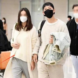 ​宋仲基的新女友你们见过吗(宋仲基女友小腹凸起疑怀孕)