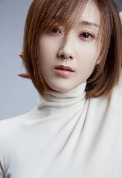 非“科班，”属“跨界，上了春晚的王嘉宁简介