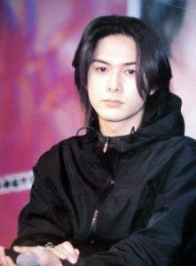 ​柏原崇和内田有纪为什么不结婚(43岁柏原崇接女友下班很温馨)