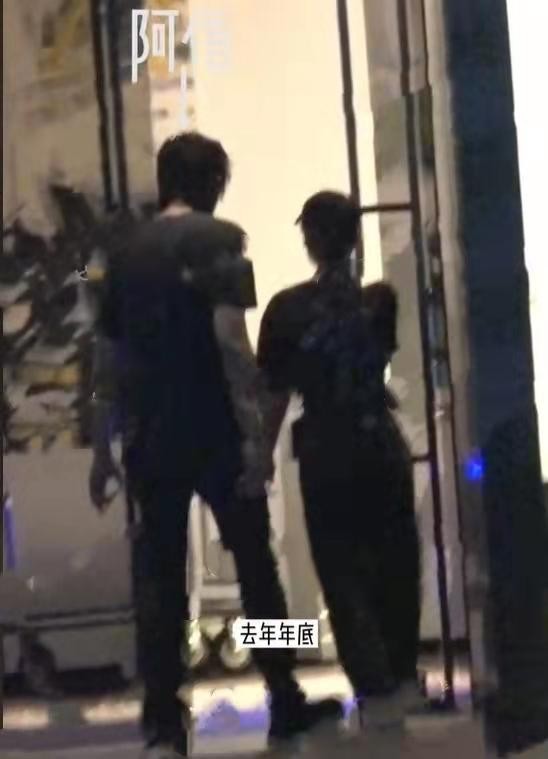 阿信女朋友是谁（50岁苏见信被曝新恋情）