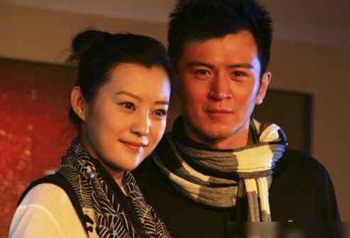 郭家铭左小青深夜聚餐，疑似恋情曝光，左小青工作室辟谣