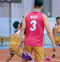 郭艾伦单挑吴悠怎么回事（不要用爱好挑战别人饭碗）