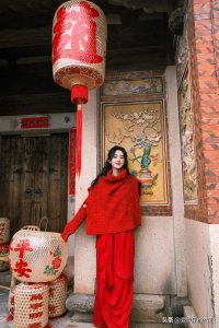 ​赵丽颖是披着麻袋都好看的小女人，她在流量年代劈出了属于自己路