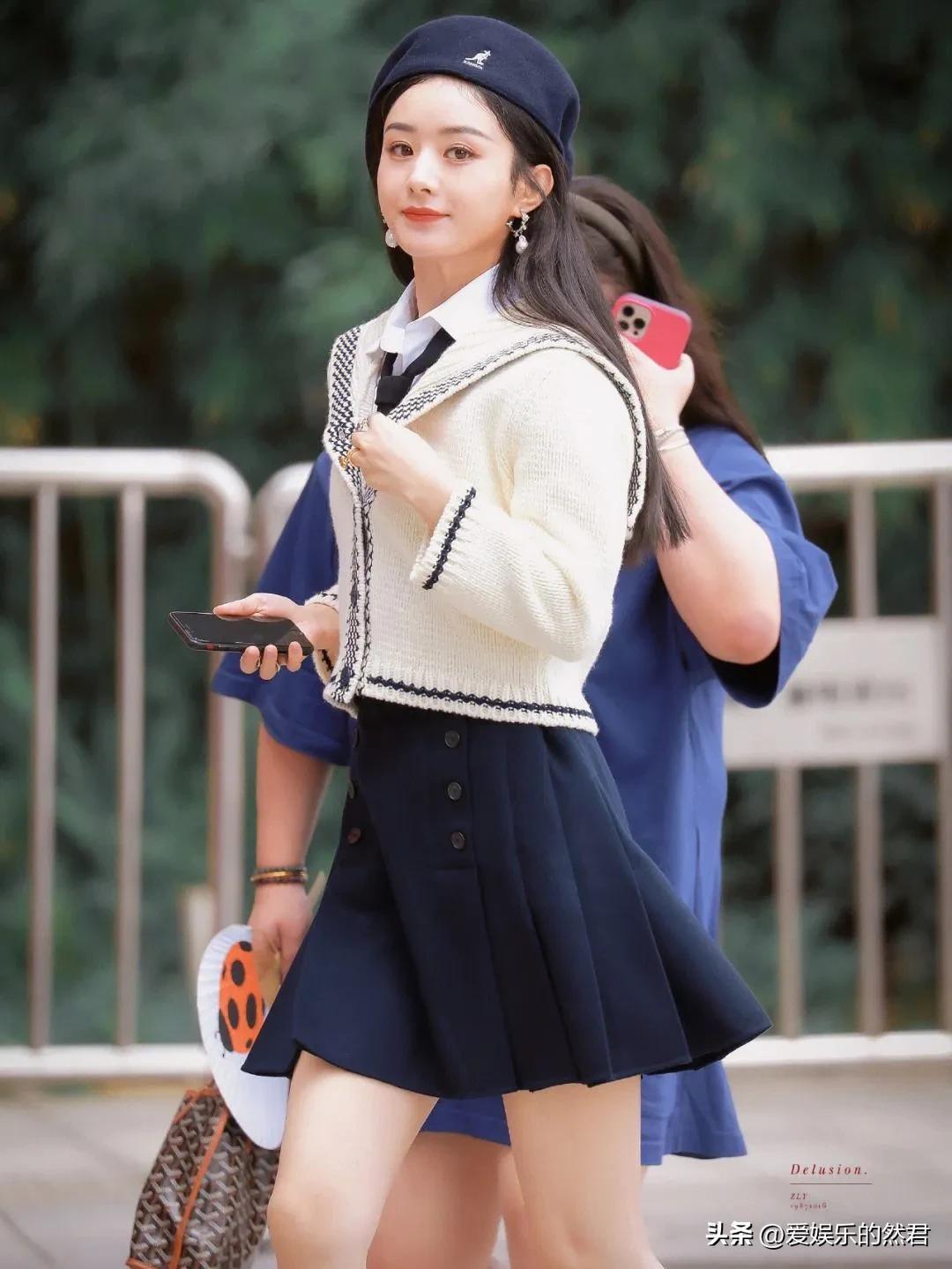 赵丽颖是披着麻袋都好看的小女人，她在流量年代劈出了属于自己路