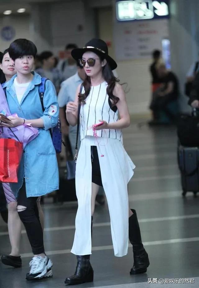 赵丽颖是披着麻袋都好看的小女人，她在流量年代劈出了属于自己路