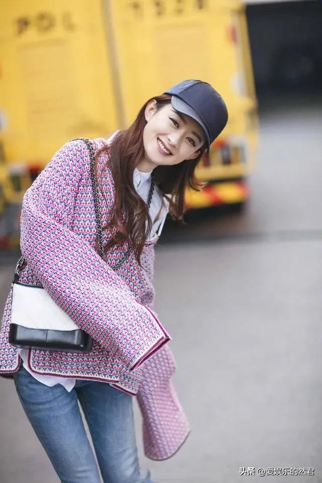 赵丽颖是披着麻袋都好看的小女人，她在流量年代劈出了属于自己路