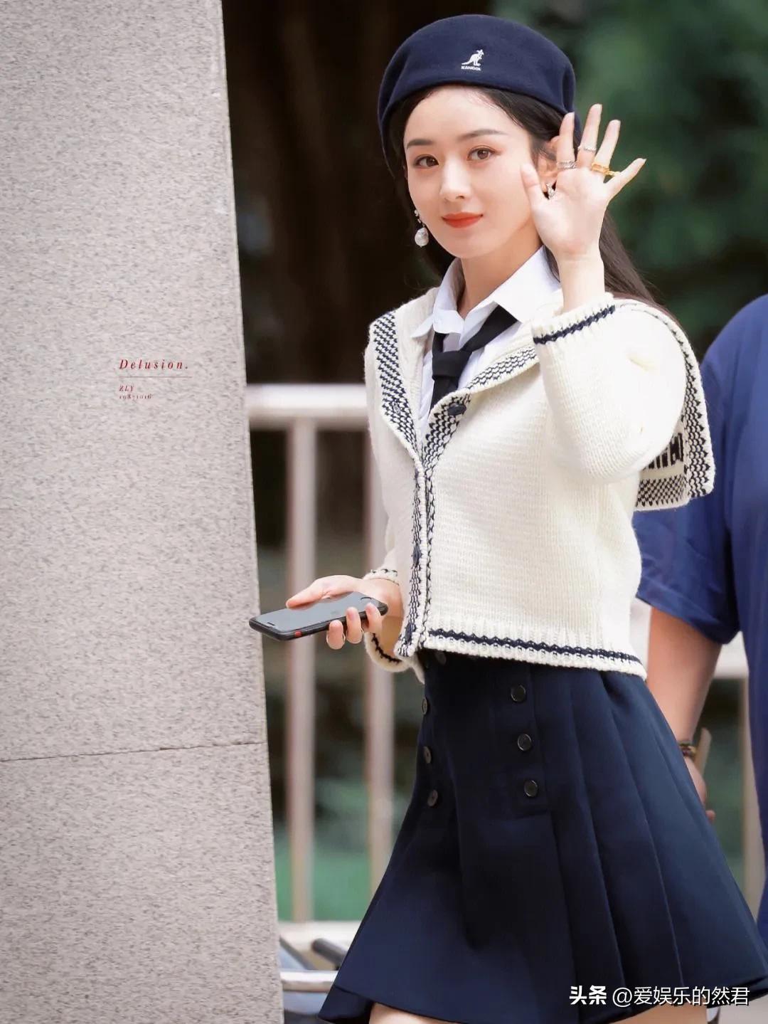 赵丽颖是披着麻袋都好看的小女人，她在流量年代劈出了属于自己路