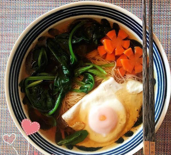 刘涛喝的水不算什么，黄磊家的筷子才叫真壕，网友：贫穷限制想象