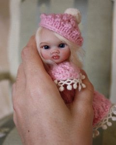 ​令人惊叹的拇指娃娃！身高只有2.5cm