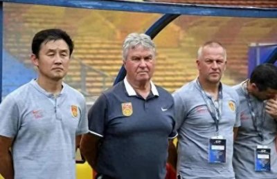 ​希丁克事件掀起波澜，中国足球青训疑云重重，李明、孙继海成焦点