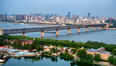 ​武汉长江大桥是中国最长的桥吗