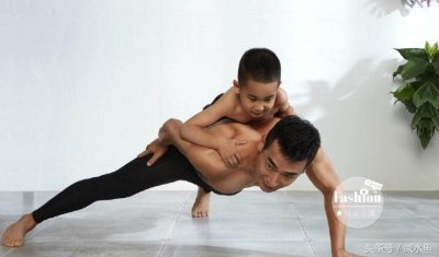 ​父亲节赵文卓晒儿女健身照，45岁展现超强臂力，网友齐赞功夫老爸