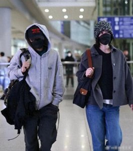 ​王菲谢霆锋“锋菲恋”十年长跑，真爱无畏世俗眼光