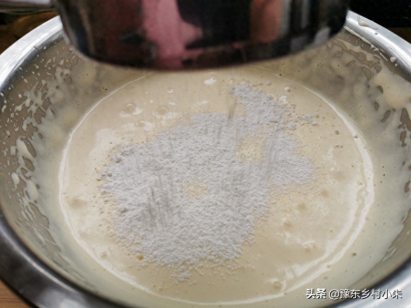 土豆粉这样做，一碗不够吃，做法简单，大人小孩都爱吃