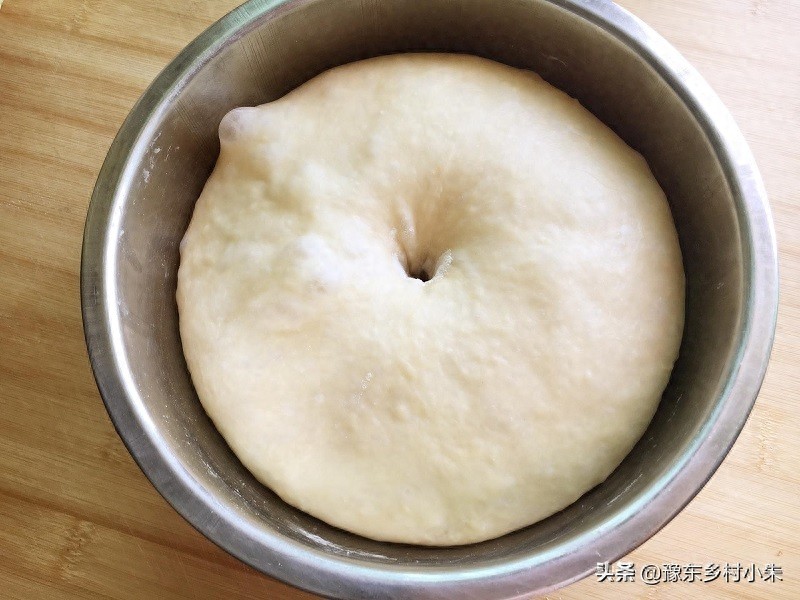 土豆粉这样做，一碗不够吃，做法简单，大人小孩都爱吃