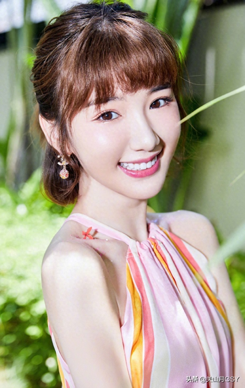 毛晓彤，《甄嬛传》中“瑛贵人”的扮演者，清纯秀丽、甜美可爱