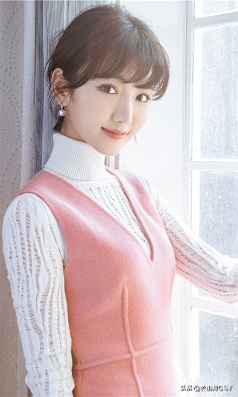 毛晓彤，《甄嬛传》中“瑛贵人”的扮演者，清纯秀丽、甜美可爱