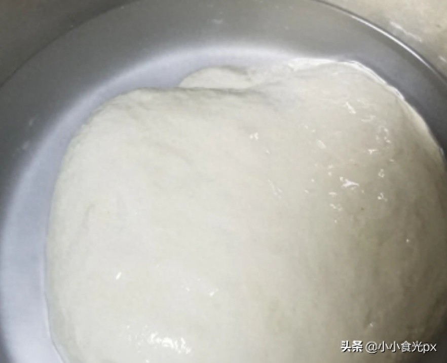 夏天来了，教你在家就能做爽滑筋道的凉皮，又香又过瘾，做法简单