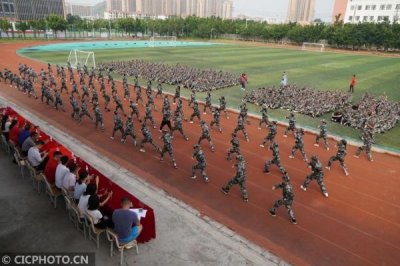 ​高中“第一课”：军训