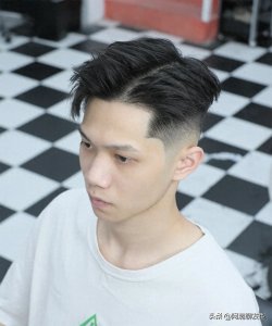 ​男生留“偏分”发型潮流帅气，试试这3款，剪完颜值蹭蹭涨！