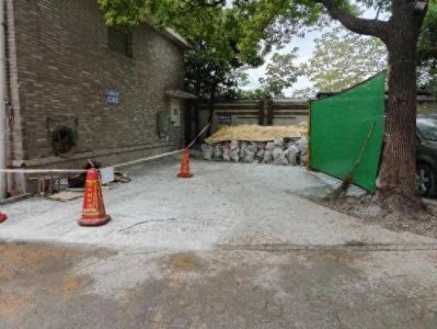 ​危墙“转型”停车位，“小改造”承载“大幸福”