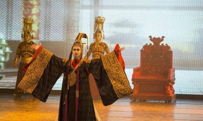 ​秦始皇还活着？霍金：他只是走不出陵墓，正用另一种方式统治世界