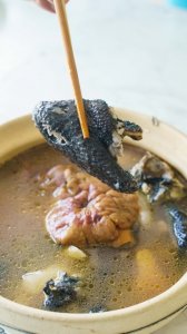 ​这样炖的乌鸡汤做法简单，汤鲜味浓滋补养生，家人常喝气色好