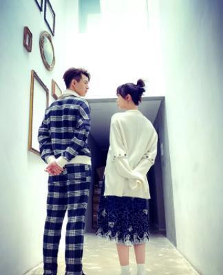 杨紫晒合照为李现庆生，两人对视火花四射，彼此称呼更是甜到不行